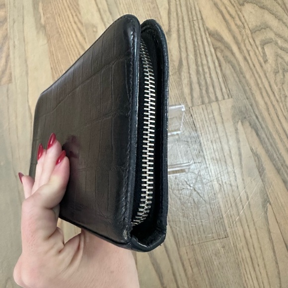 Saint Laurent Black Croc-Embossed Wallet - Picture 5 of 9